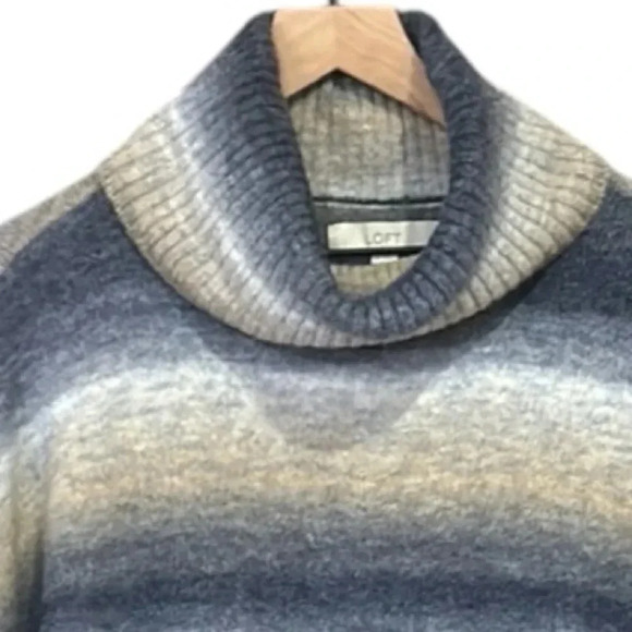 Loft Womens Oversized Ombre Turtleneck Sweater Medium - Picture 4 of 10